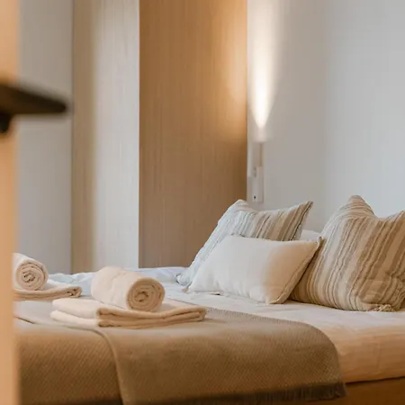 Huswell - Luxury With Parking In
