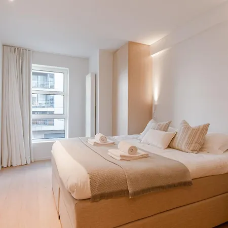 Huswell - Luxury With Parking In *