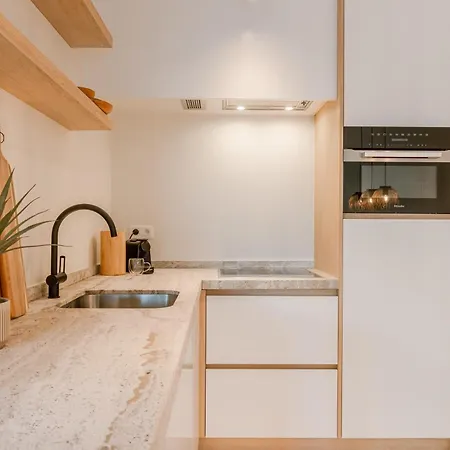 Huswell - Luxury With Parking In Apartament
