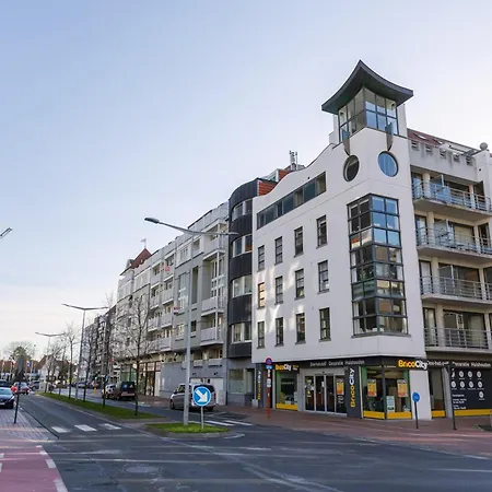 Huswell - Luxury With Parking In Apartament Knokke-Heist