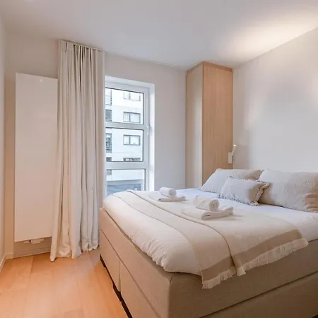 Huswell - Luxury With Parking In