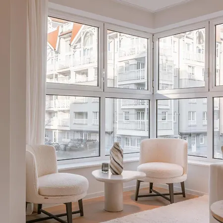 Huswell - Luxury With Parking In Apartament Knokke-Heist