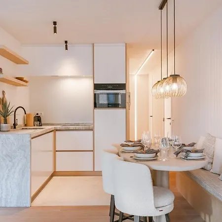 Huswell - Luxury With Parking In Apartament Knokke-Heist